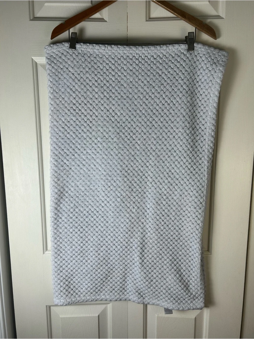 RN 36753 Pink Elephant Baby Blanket White Textured Green Heart Lovey